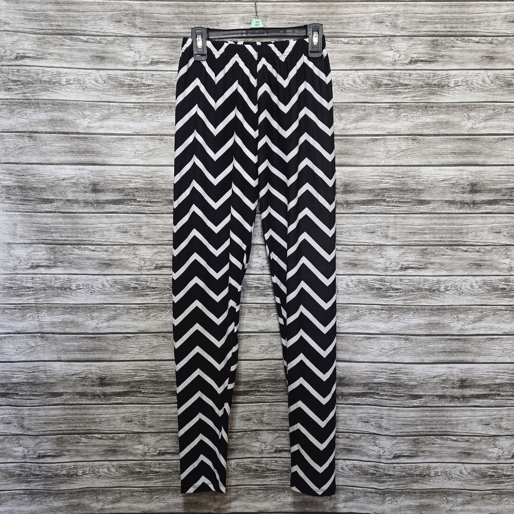 Colorful black and white chevron leggings